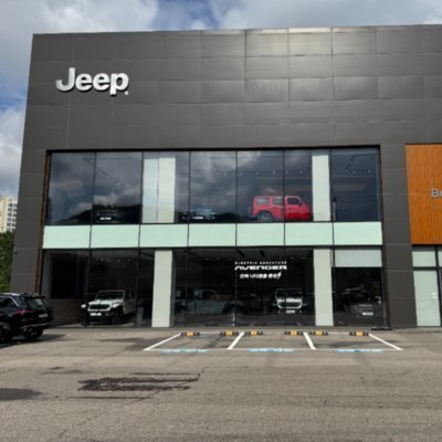 빅토리오토모티브 지프 전시장