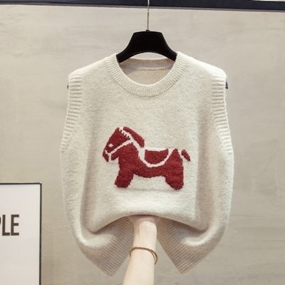 말 자수 라운드넥 니트